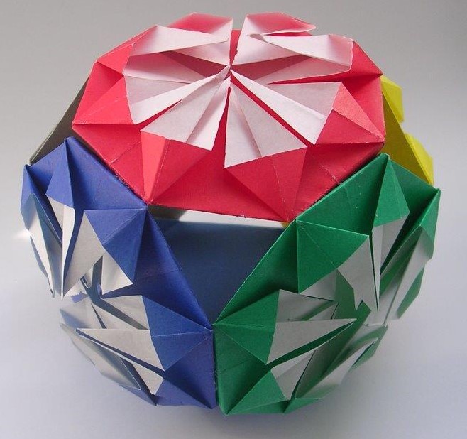 Tímto origami můžete okouzlovat společnost na večírku origami koule.jpg